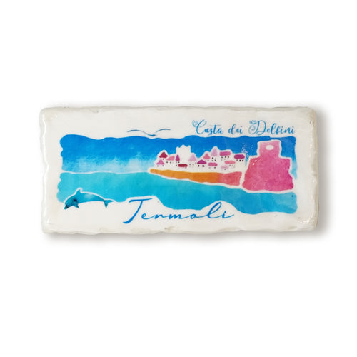 Calamita artigianale realizzata in polvere di ceramica atossica e dipinta a mano con colori acrilici.  Personalizzata con il nome della tua località.  Sul retro ha un potente magnete al neodimio e la dicitura 